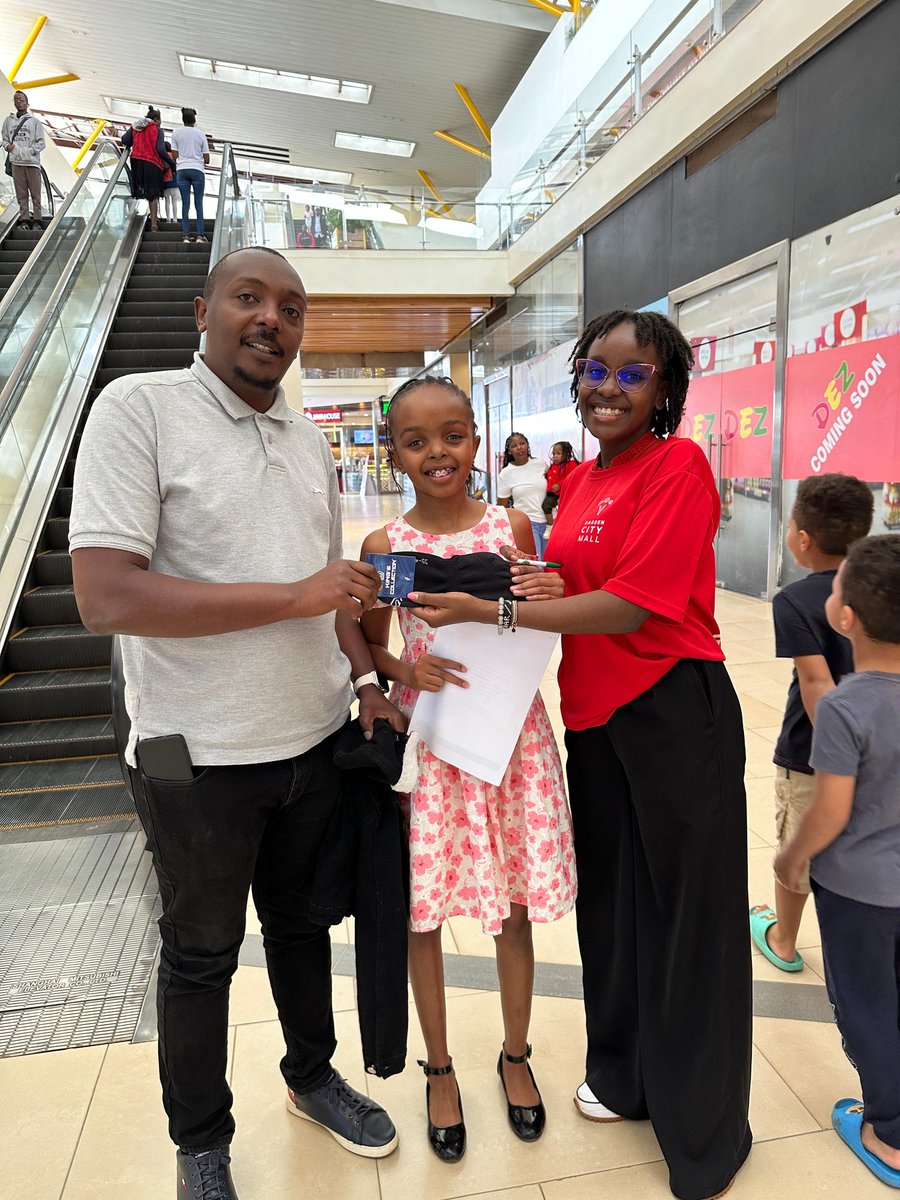 GardenCityNbi's tweet image. Socks, style, and surprise! 👞🧦 more awesome dads just scored FREE socks at Garden City and we’re not done yet, 👀  you could be next!

#PapasBigDay #KaribuGardenCity #FathersDayFun #TheUltimateExperience #SpotAndWin