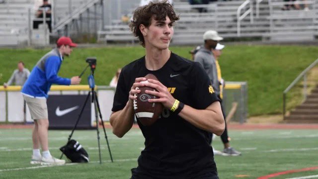 Top247 Cheshire (Conn.) Academy quarterback Keegan Croucher picked up an offer from Penn State and received a clear message from head coach James Franklin while on campus Saturday.

VIP (50% OFF): 247sports.com/college/penn-s…
