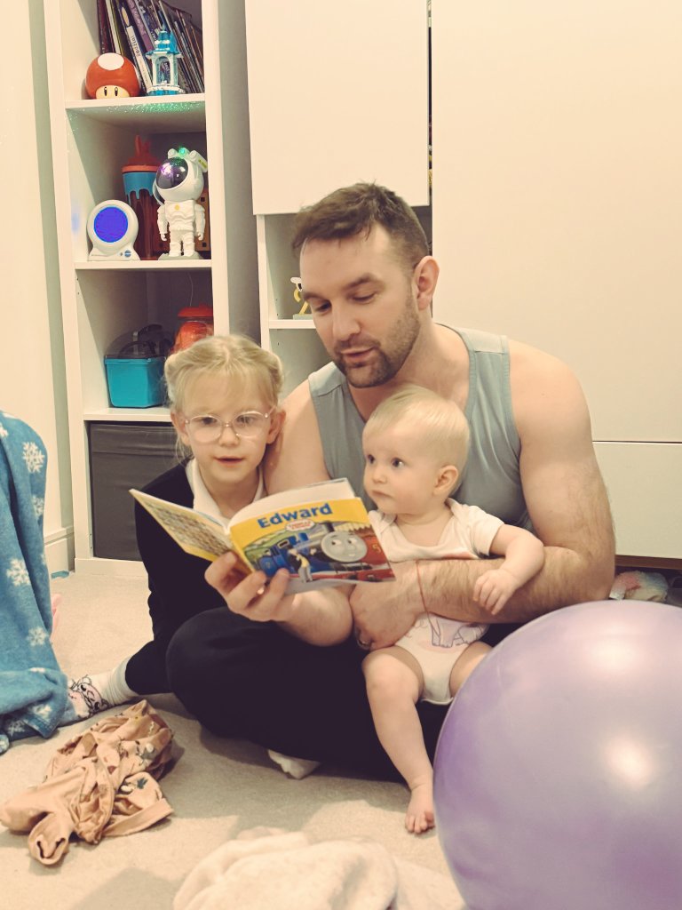 SamRWilloughby's tweet image. Happy #FathersDay2025 to all those who love their Dad, miss their Dad, ARE a Dad, or to all those who celebrate in their own way 💙🍻