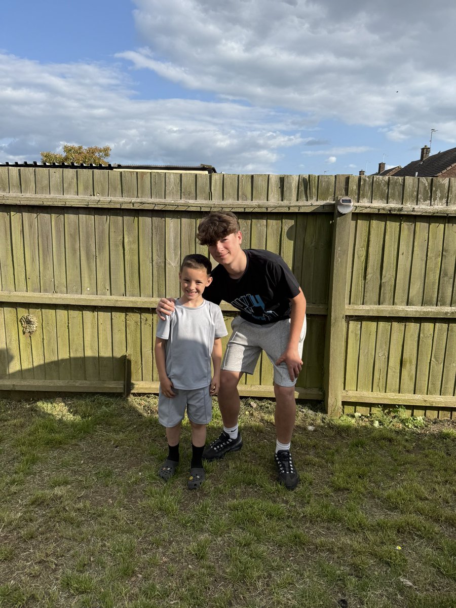 Lisa Barletta (@lisa7barletta) on Twitter photo Pre season pic ๐ <a href="/BrakerRobyn/">robynn โก</a> <a href="/Ben_Horrocks/">Ben</a> Pre season pic ๐ <a href="/BrakerRobyn/">robynn โก</a> <a href="/Ben_Horrocks/">Ben</a>