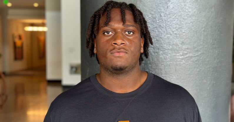 Did Tennessee make a move for JB Shabazz?

🔗 on3.com/teams/tennesse…