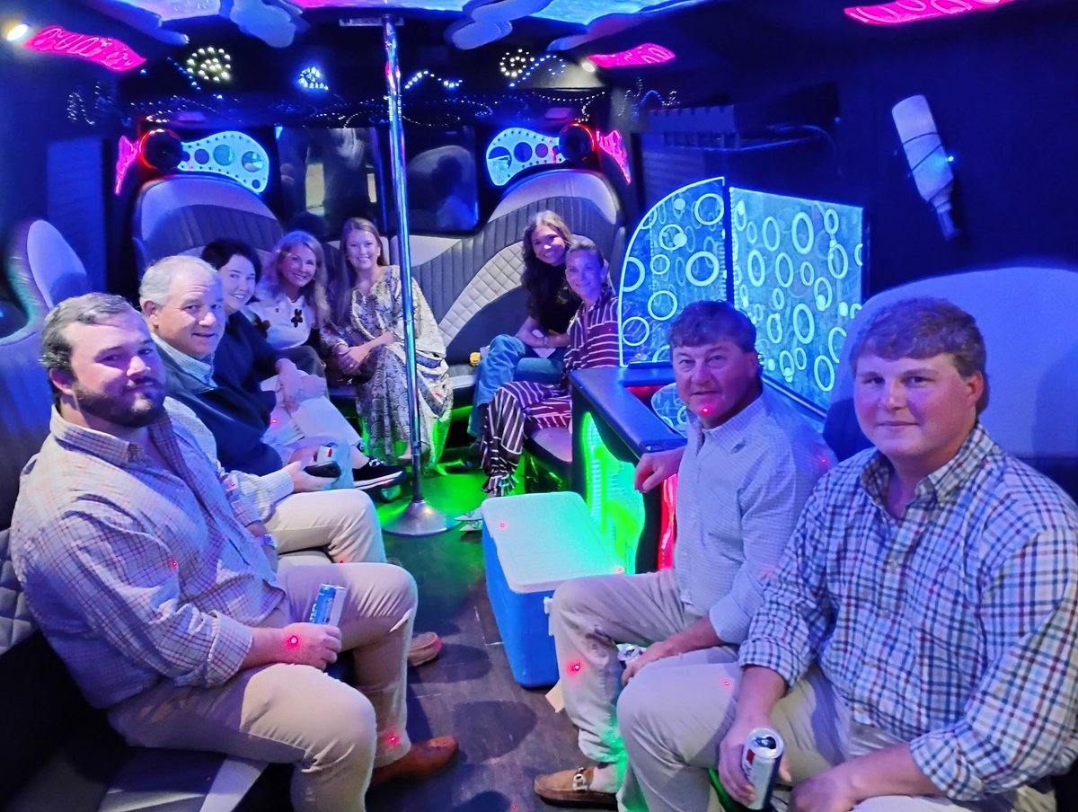 They came. They saw. They partied. 🎉💨 This crew took the party to the streets with Tipsy Transit! Wanna level up your next event? Book your bus at tipsytransit.com
#PartyEverywhere #TipsyTransit #RollingFun #TurnUp