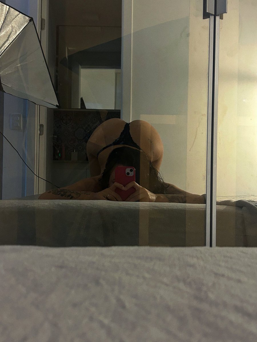 PROMO 19,90$ 
Valendo só hoje para você passar as últimas horas desse final de semana comigo amor 👅🔥 

Vem que eu estou te esperando 

privacy.com.br/@MillyMoura