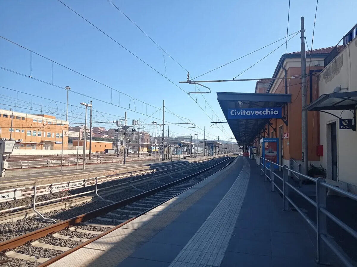 Pisa Centrale Railway Station Map - Pisa, Tuscany, Italy, image size:1200x897