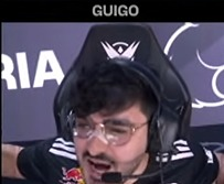 CBLOL's tweet image. Filho no palco 🤝 pai na arquibancada