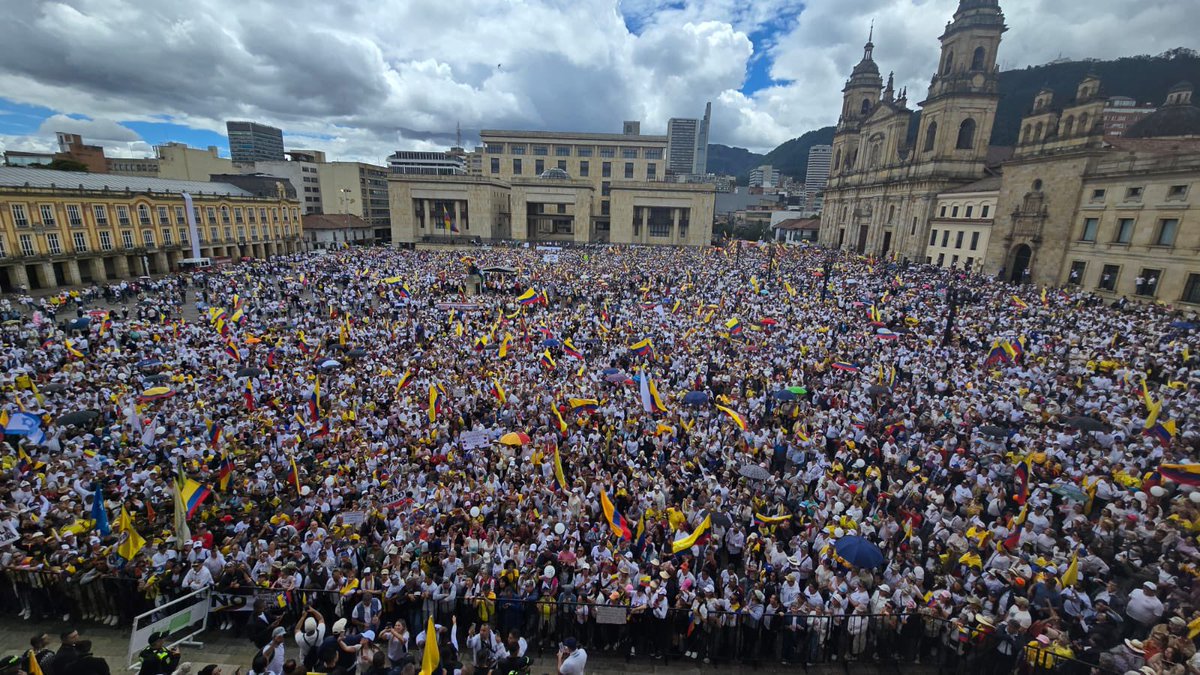 Sin buses pagos…
#FuerzaMiguel