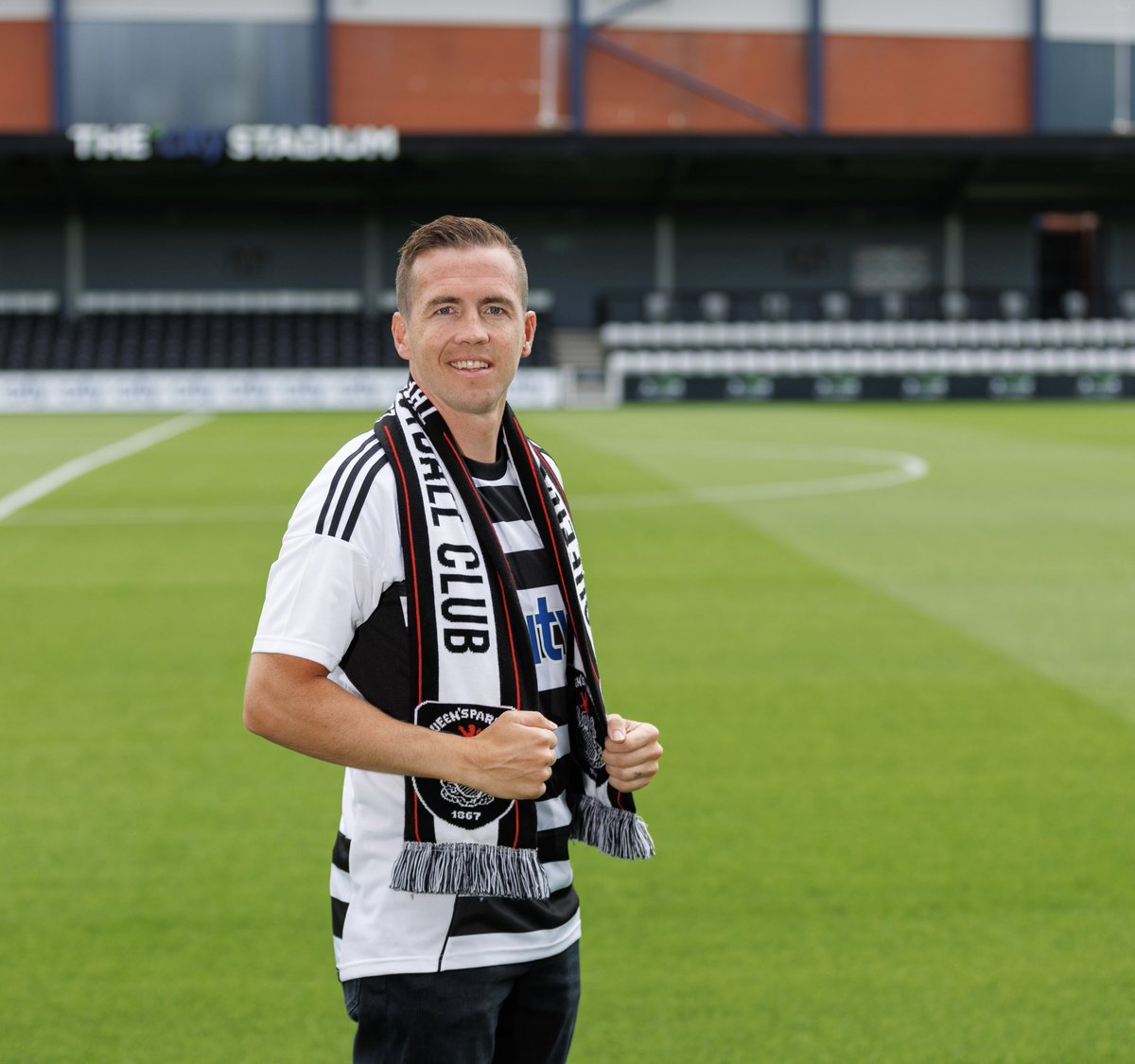 llongridge7's tweet photo. The i's have been dotted and the t's have been crossed. ✍🏻 📝.  I’m proud to have signed a contract extension with @queensparkfc . It’s an honour to continue representing this club for what will be my 6th season.  I’m fully committed and excited for the season ahead.  🕷️ ⚽️ https://t.co/spLlZpgzhW