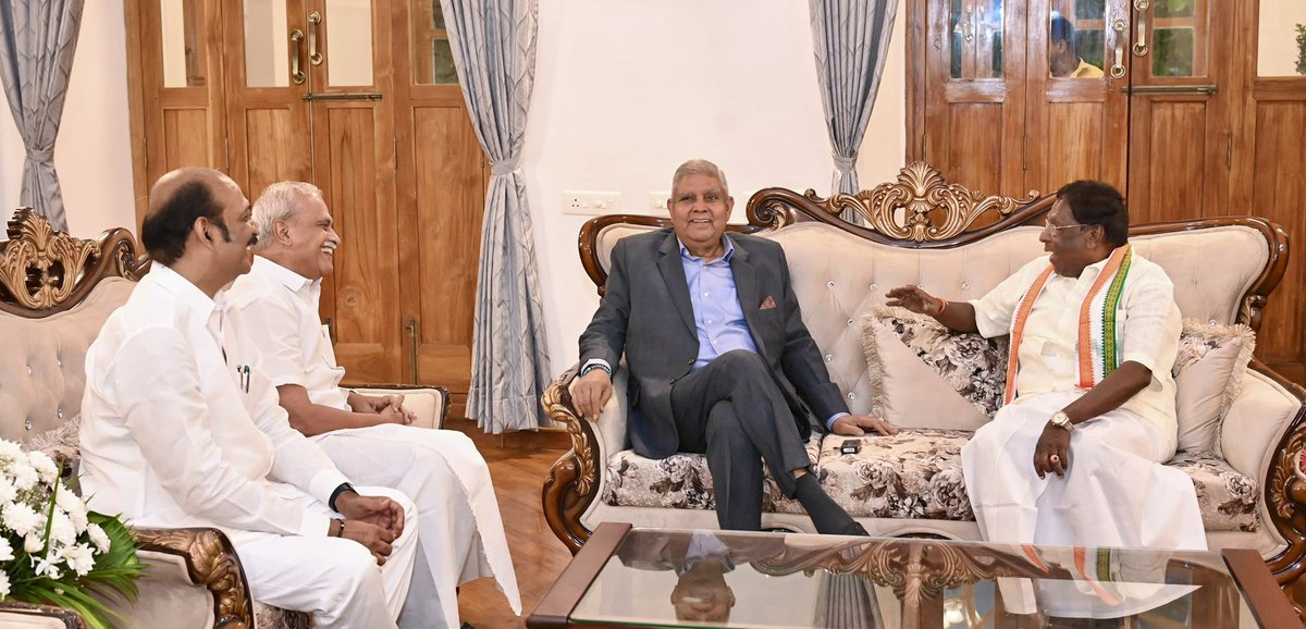 Shri V. Narayanasamy Ji, Former Chief Minister of Puducherry, Shri Ve Vaithilingam Ji, Hon'ble Member of Parliament, Lok Sabha and Shri. M. Vaithianathan Ji, Member of Legislative Assembly, Puducherry, called on Hon'ble Vice-President, Shri Jagdeep Dhankhar in Puducherry today.