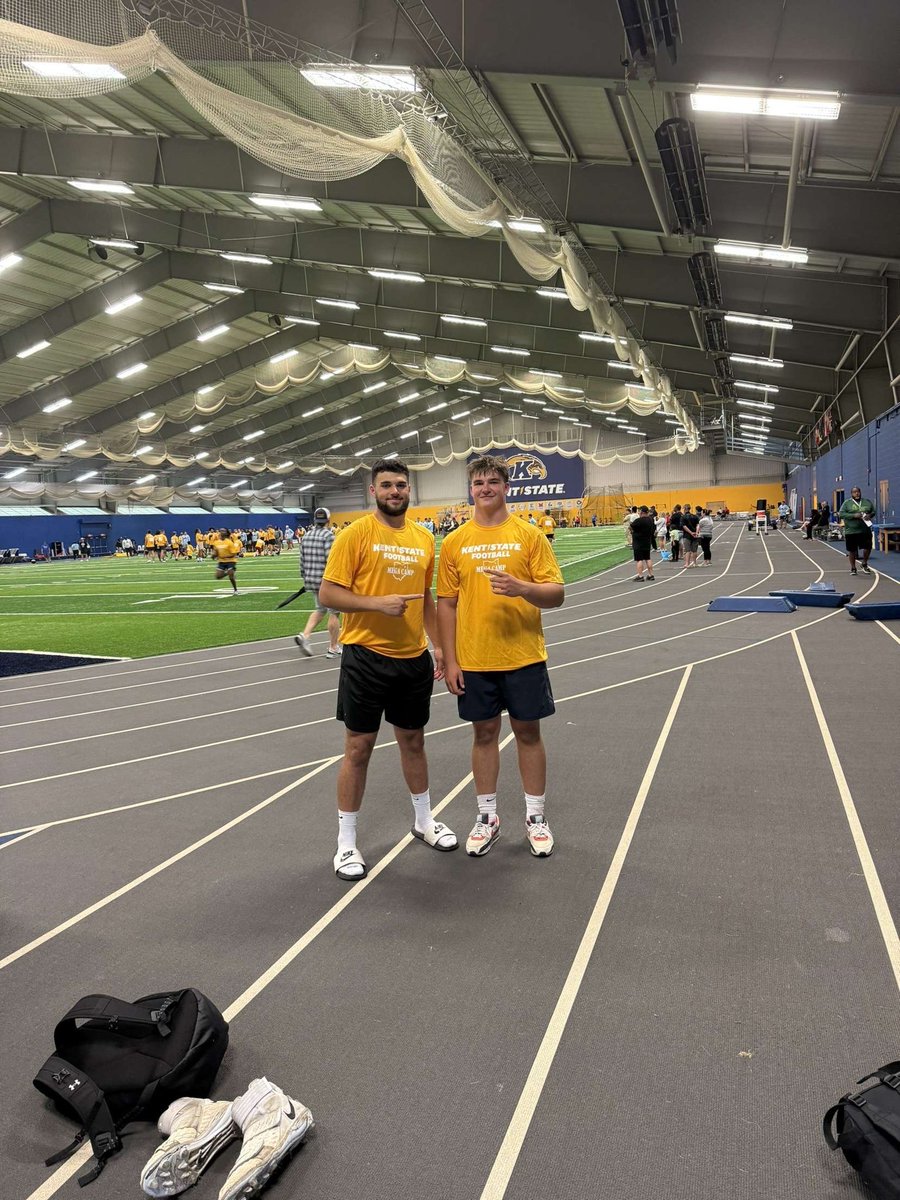 AustinAdkins54's tweet image. Had a great time at the Kent State mega camp! Great coaching from @BillTeerlinck and @MMrob75 and 1s reps. Also ran a 4.89 40 yd dash!