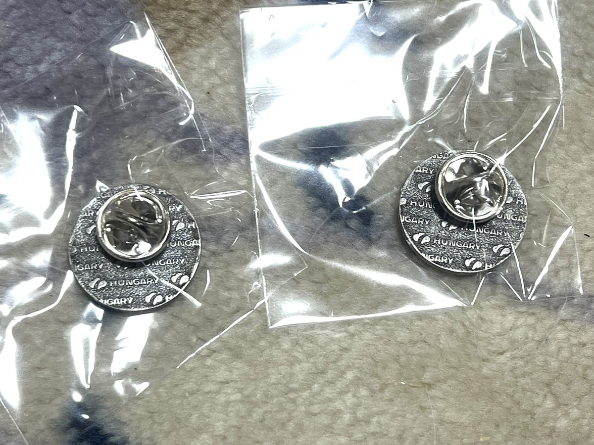 今日の万博での買い物。 ・ハンガリー ミシュカ（赤）、マリシュカ（緑