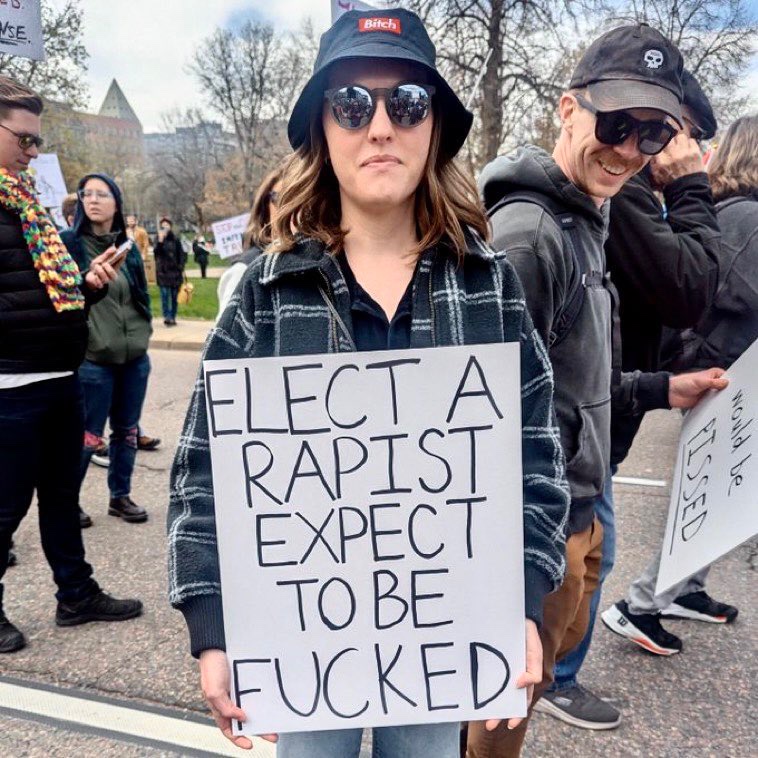 ItsLondonDee's tweet photo. The #NoKingsDay gave me ideas for placards for when that vile orange clown comes for a state visit in Britain🤣
#NoKingsInAmerica
#NoKings #TACOTrump https://t.co/uAm5slb0vL