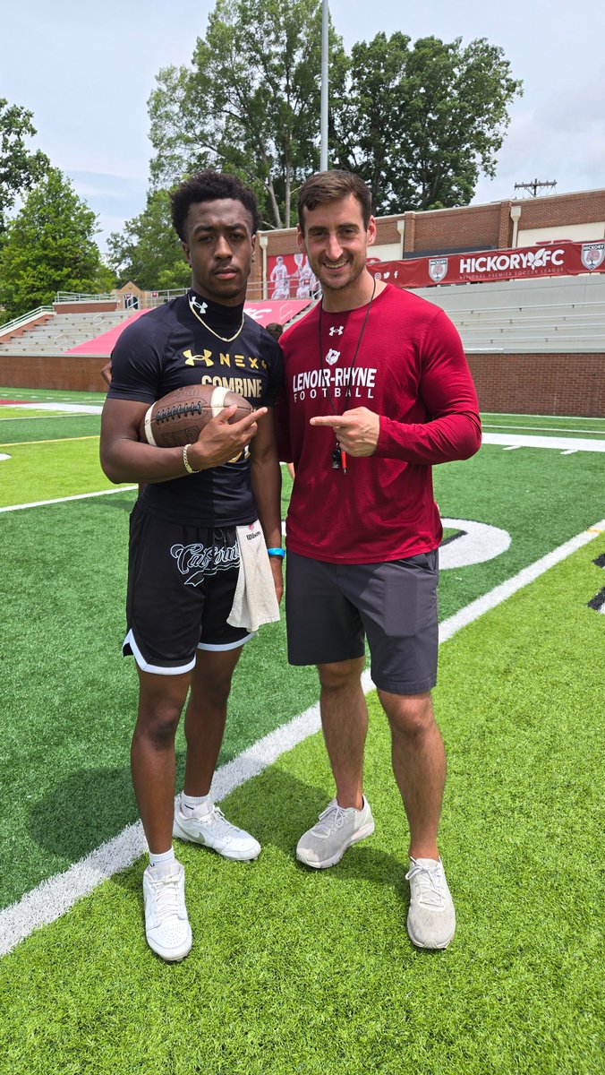 KamrenLongQB's tweet image. Grateful for the personal invite from @CoachSDeMeo and @NickVagnoneLR and the warm hospitality. Appreciate the opportunity to compete. #AnotherGreatDayatTheOffice