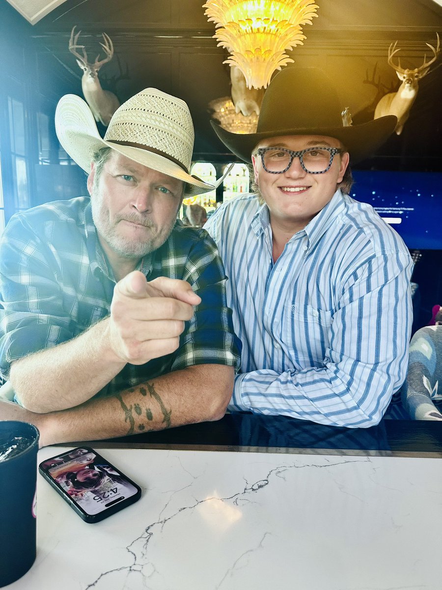 happy Father’s day Dad and <a href="/blakeshelton/">Blake Shelton</a>!!  we love u so much 💙✨