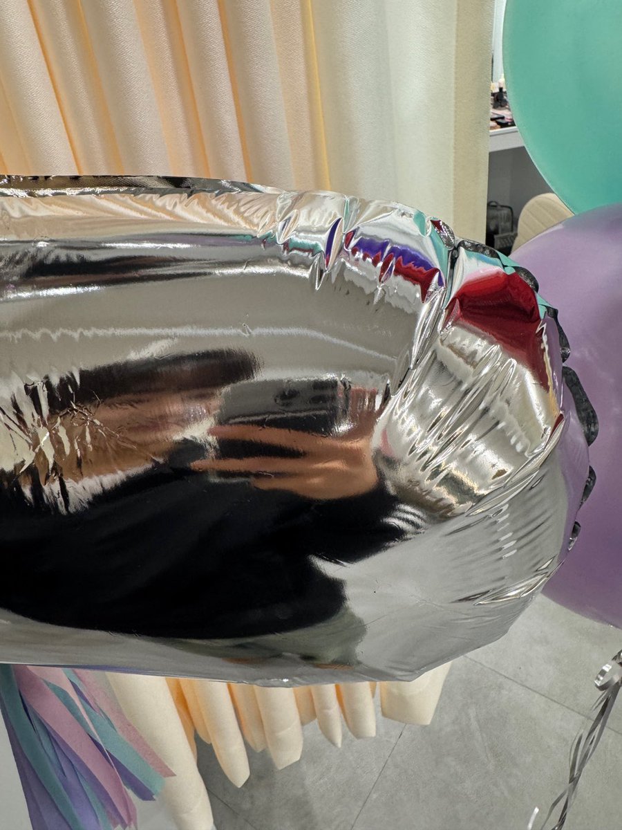 [#진수]
만 2살이 된 루네이트 진수입니다 벌써 데뷔를 한 지 2년이 됐다는 게 실감이 나지 않지만 2년간 행복한 기억이 넘친다는 것 정도는 확실합니다 앞으로도 이런 기억들로 가득 찰 시간들 함께 잘 보내봐요🩶

#루네이트 #LUN8 #Jinsu
#LUN8_2nd_Anniversary
#AlwaysLunarWith_LUN8_2주년축하해