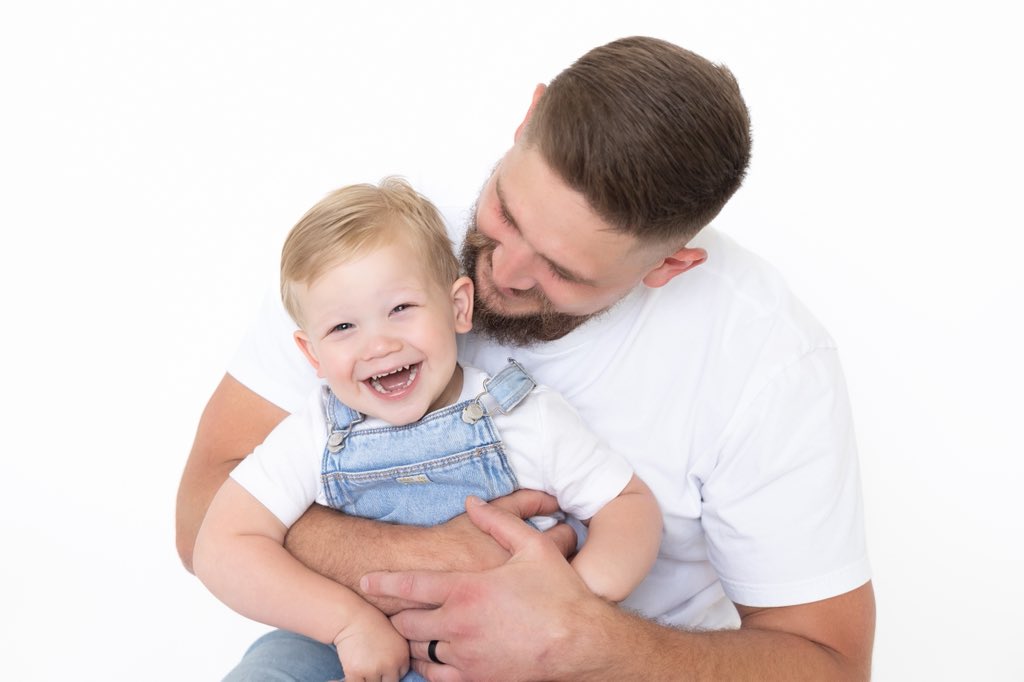 carlyteller's tweet image. Happy Father’s Day to Brooks and Gigi’s Dad! The best I could’ve ever dreamed of for our babies 🩵