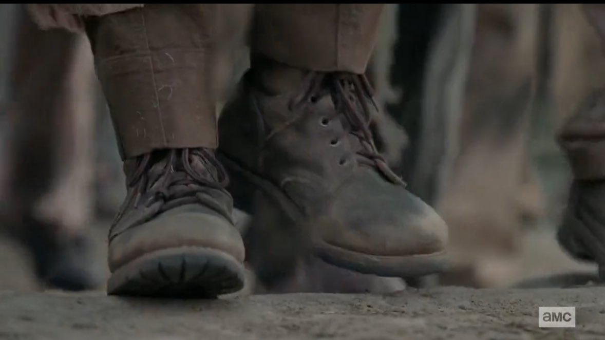 beezusworldx's tweet photo. this parallel between my girls :((( #DeadCity https://t.co/iH4zXAiRBL