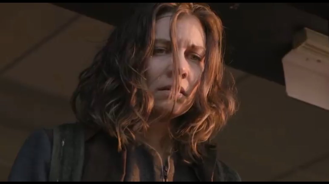 beezusworldx's tweet photo. this parallel between my girls :((( #DeadCity https://t.co/iH4zXAiRBL