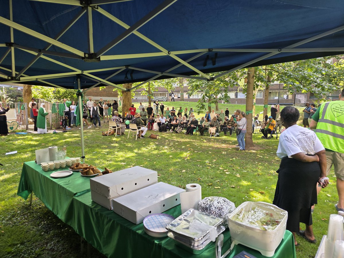 LWWalkwaysRA's tweet image. An organic community led Memorial for the victims of Grenfell Tower. 
Thanks to @DawnButlerBrent and @josephpowell for coming down to speak to us, as well as @Grenfellnextkin  and our local councillors for being with us yesterday.
#JusticeForGrenfell