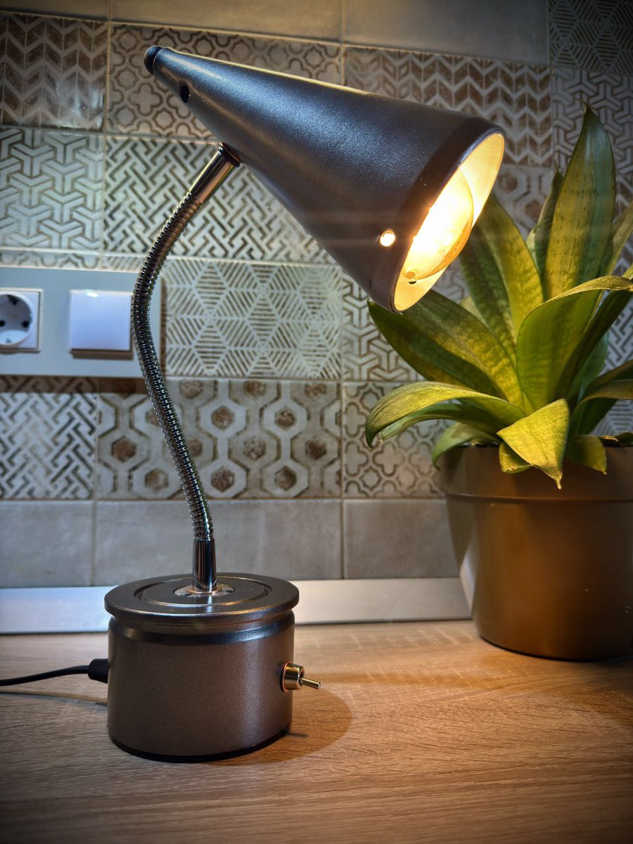 принесла вам просто розйобний розіграш 🔥

думаєте це звичайна лампа?

ковпак - згорілий російський постріл рпг-7
основа - uor-281, відпрацьований нашими на Сумщині
лампочка - стандартна Е27, 220V

розігрую за донат на реабілітацію, кратний 50 грн
send.monobank.ua/jar/2tg7kY2KFF