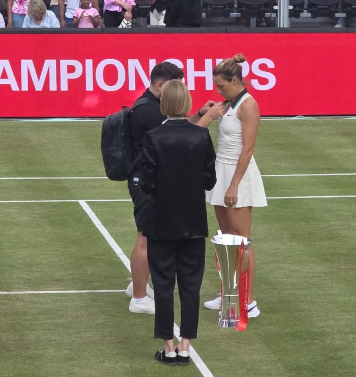 thatginamiller's tweet image. As an avid tennis fan, at Queens Women&apos;s finals- the first played here for 52 years, and won by the incredible Tatjana Maria - 38 year old mother of 2 who doesn&apos;t compromise the love for her husband or daughters  - an incredible female role model! 
#FathersDay 
#femalerolemodels…