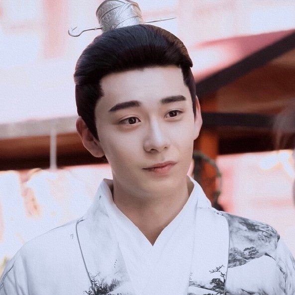 진성욱을
그냥.
영원히.
동궁이라는 드라마에.
가두고 깊늠