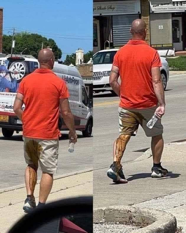 Seorang warga Israel terberak-berak saat sirene peringatan gelombang rudal Iran berbunyi di wilayah pendudukan...