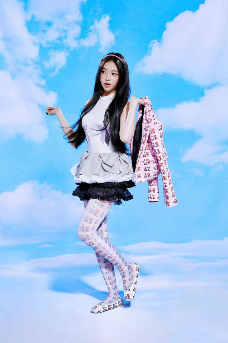 Hearts2Hearts 'STYLE' Image Teaser 1

Hearts2Hearts 【STYLE】
➫ 2025.06.18 6PM (KST)

#Hearts2Hearts #하츠투하츠 #H2H 
#IAN #이안 
#STYLE #Hearts2Hearts_STYLE