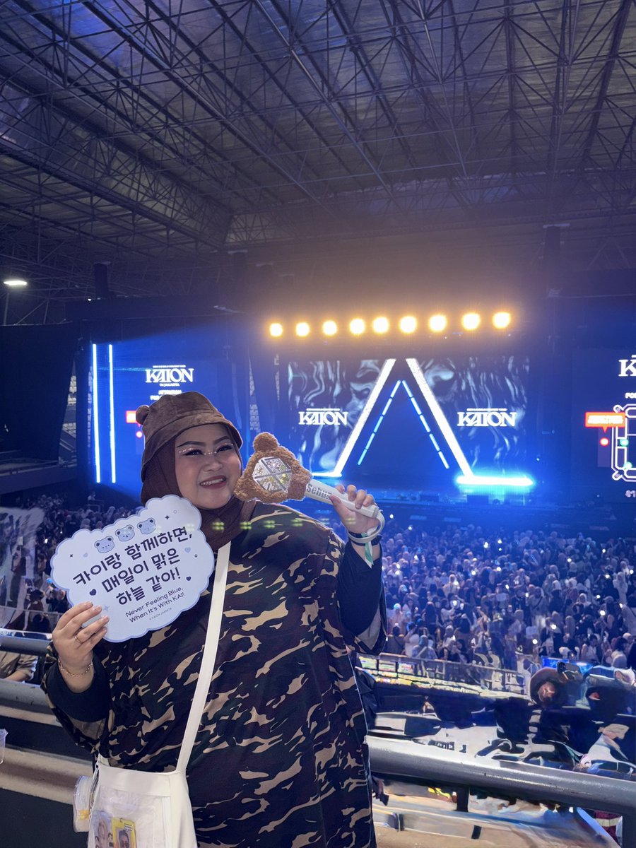 Enggi_Lee's tweet photo. Terima kasih Mas zul 🐻 next bawa semua rombongan RT nya iya 😅 ditunggu EP6nya

#KAI #카이
#EXO #엑소 #weareoneEXO
#KAION #KAL_KAION
#KAL_SOLO_CONCERT_TOUR
#2025_KAL_SOLO_CONCERT_TOUR_KAION_in_JAKARTA https://t.co/3yc2eJwqig