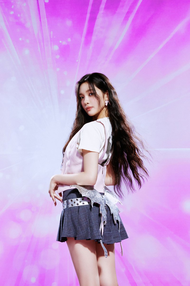 Hearts2Hearts 'STYLE' Image Teaser 1

Hearts2Hearts 【STYLE】
➫ 2025.06.18 6PM (KST)

#Hearts2Hearts #하츠투하츠 #H2H 
#YUHA #유하 
#STYLE #Hearts2Hearts_STYLE