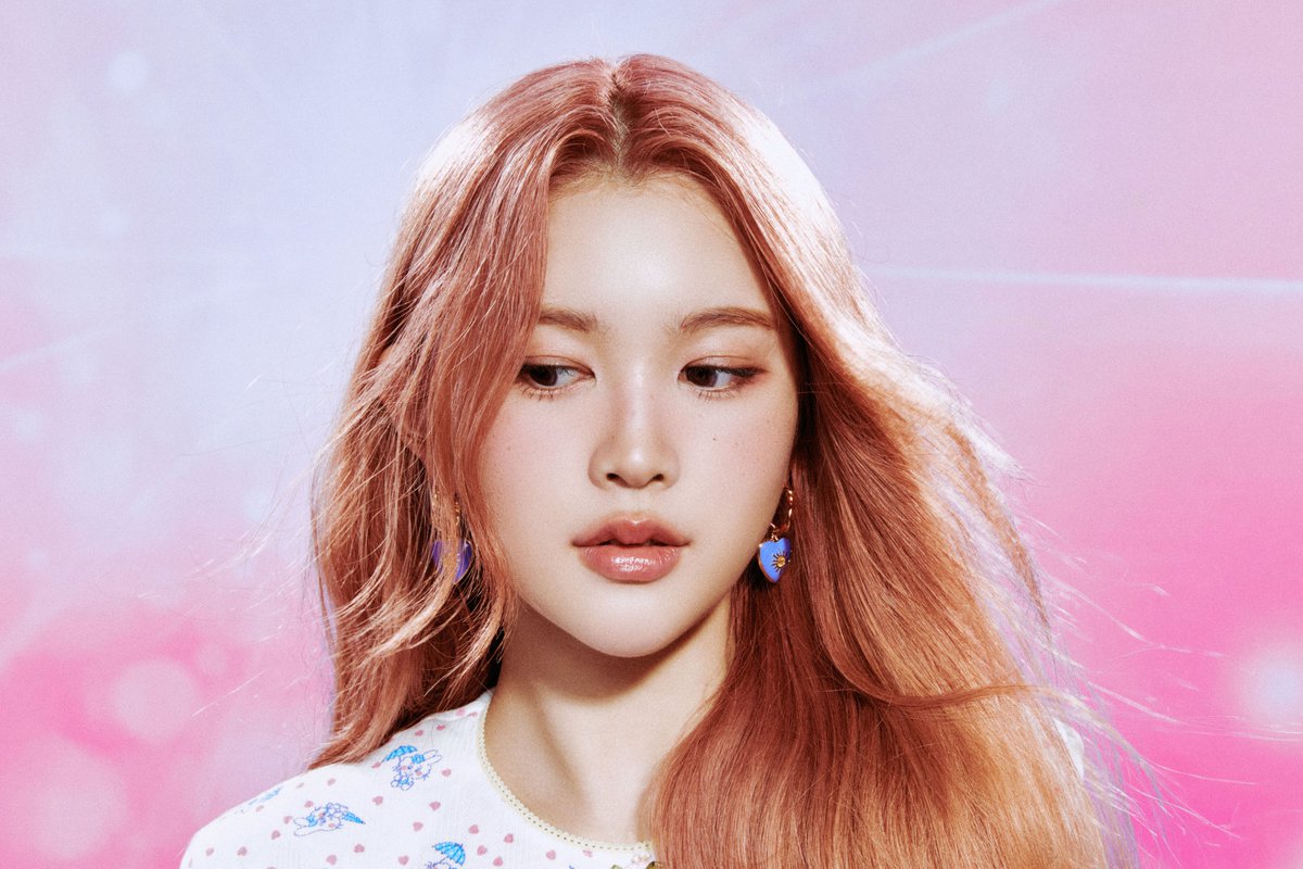 Hearts2Hearts 'STYLE' Image Teaser 1

Hearts2Hearts 【STYLE】
➫ 2025.06.18 6PM (KST)

#Hearts2Hearts #하츠투하츠 #H2H 
#A_NA #에이나 
#STYLE #Hearts2Hearts_STYLE