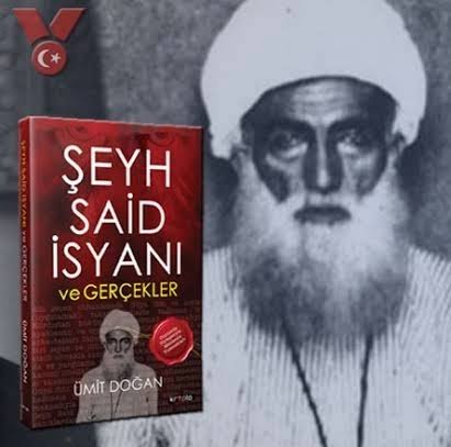 Ülkemizin doğusunda çıkan bir ayaklanma öyle mi? Ne kadar da basit!!!

İsyanın bir adı var. 

Gerici bir elebaşı var.

İngiliz bağlantısı var.

İsyanda şehit edilen kaymakam, öğretmen, asker ve siviller var.

Çocuklardan gerçek tarihi saklamak üzere mi kuruldu yeni müfredat?