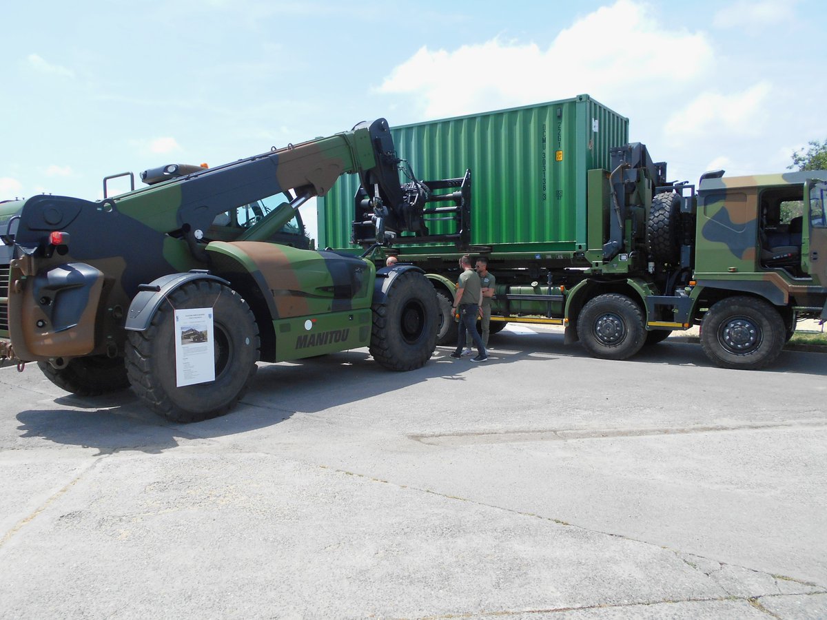 pascalbtr's tweet image. #JPOEMB25 - #LOGOPS - chariot élévateur lourd