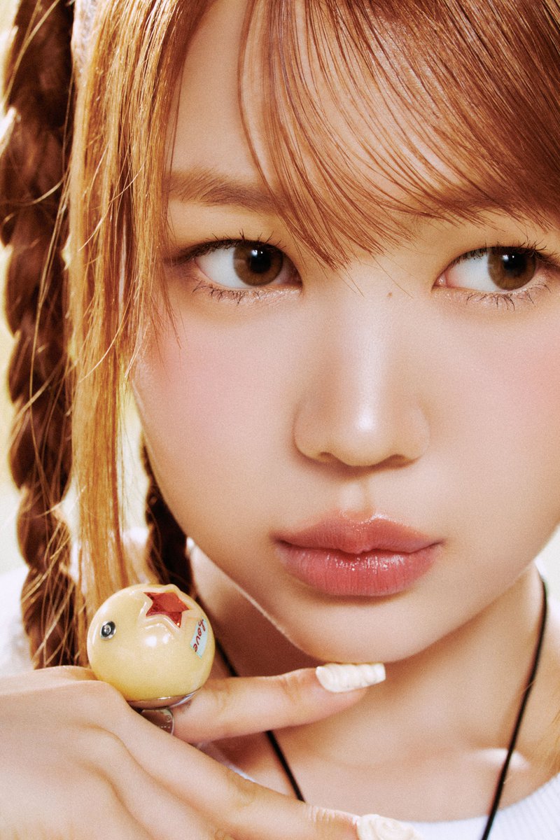 Hearts2Hearts 'STYLE' Image Teaser 1

Hearts2Hearts 【STYLE】
➫ 2025.06.18 6PM (KST)

#Hearts2Hearts #하츠투하츠 #H2H 
#YE_ON #예온 
#STYLE #Hearts2Hearts_STYLE