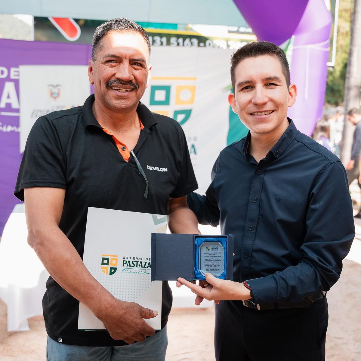 André Granda (@dregranda) on Twitter photo ¡Obra semanal número 24 entregada! En convenio con <a href="/ObrasPublicasEc/">Ministerio de Transporte y Obras Públicas 🇪🇨</a> entregamos la rehabilitación de la vía E35 #Puyo-#Baños en el sector Kilo 2. Con un justo reconocimiento a nuestro equipo de trabajo que hizo posible esto y más obras en Pastaza. ¡Seguimos! Aquí nadie se cansa ¡Obra semanal número 24 entregada! En convenio con <a href="/ObrasPublicasEc/">Ministerio de Transporte y Obras Públicas 🇪🇨</a> entregamos la rehabilitación de la vía E35 #Puyo-#Baños en el sector Kilo 2. Con un justo reconocimiento a nuestro equipo de trabajo que hizo posible esto y más obras en Pastaza. ¡Seguimos! Aquí nadie se cansa