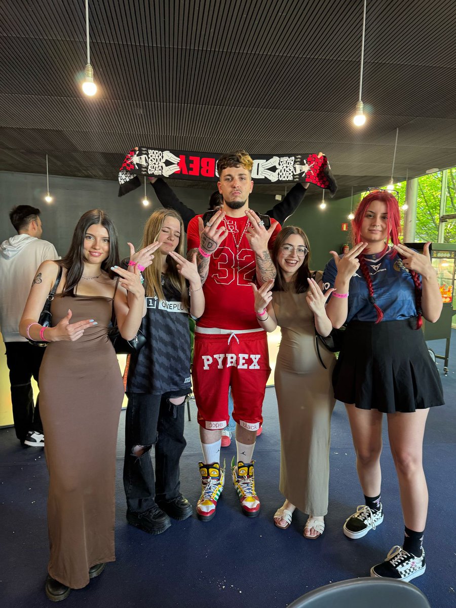 taba³³³ tweet media