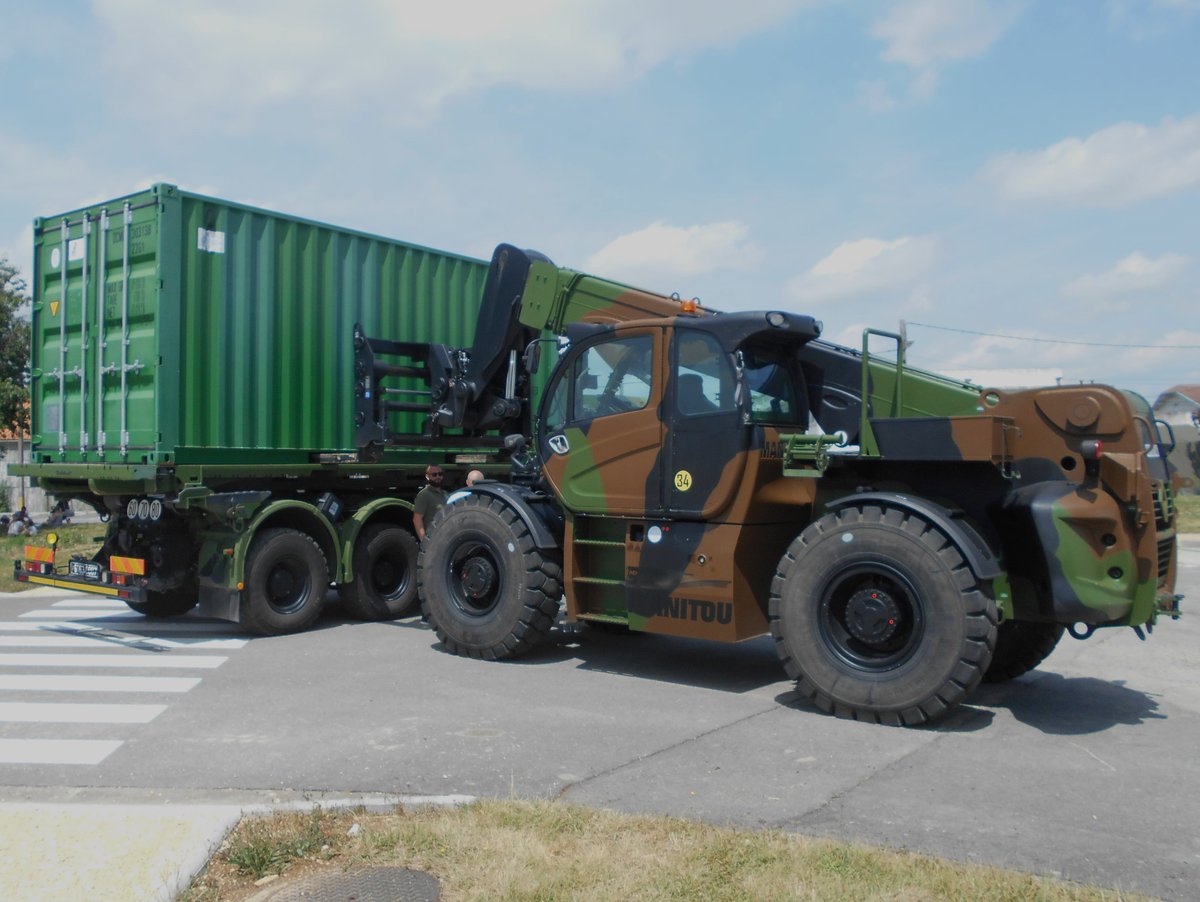 pascalbtr's tweet image. #JPOEMB25 - #LOGOPS - chariot élévateur lourd