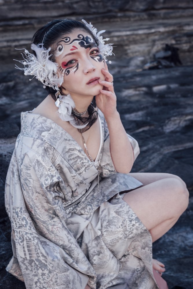 chiiro_portrait (@chiiro_tx) on Twitter photo 2月、岩場にて。
250224
Instagram↓
Photo by @tatewaki_portrait
HeadDress & MakeUp <a href="/chiiro_tx/">chiiro_portrait</a>
GO TO FUTURE 2025
展示作品
#gotofuture #ポートレート #ポートレートモデル #被写体 #被写体モデル #portrait #model 2月、岩場にて。
250224
Instagram↓
Photo by @tatewaki_portrait
HeadDress & MakeUp <a href="/chiiro_tx/">chiiro_portrait</a>
GO TO FUTURE 2025
展示作品
#gotofuture #ポートレート #ポートレートモデル #被写体 #被写体モデル #portrait #model