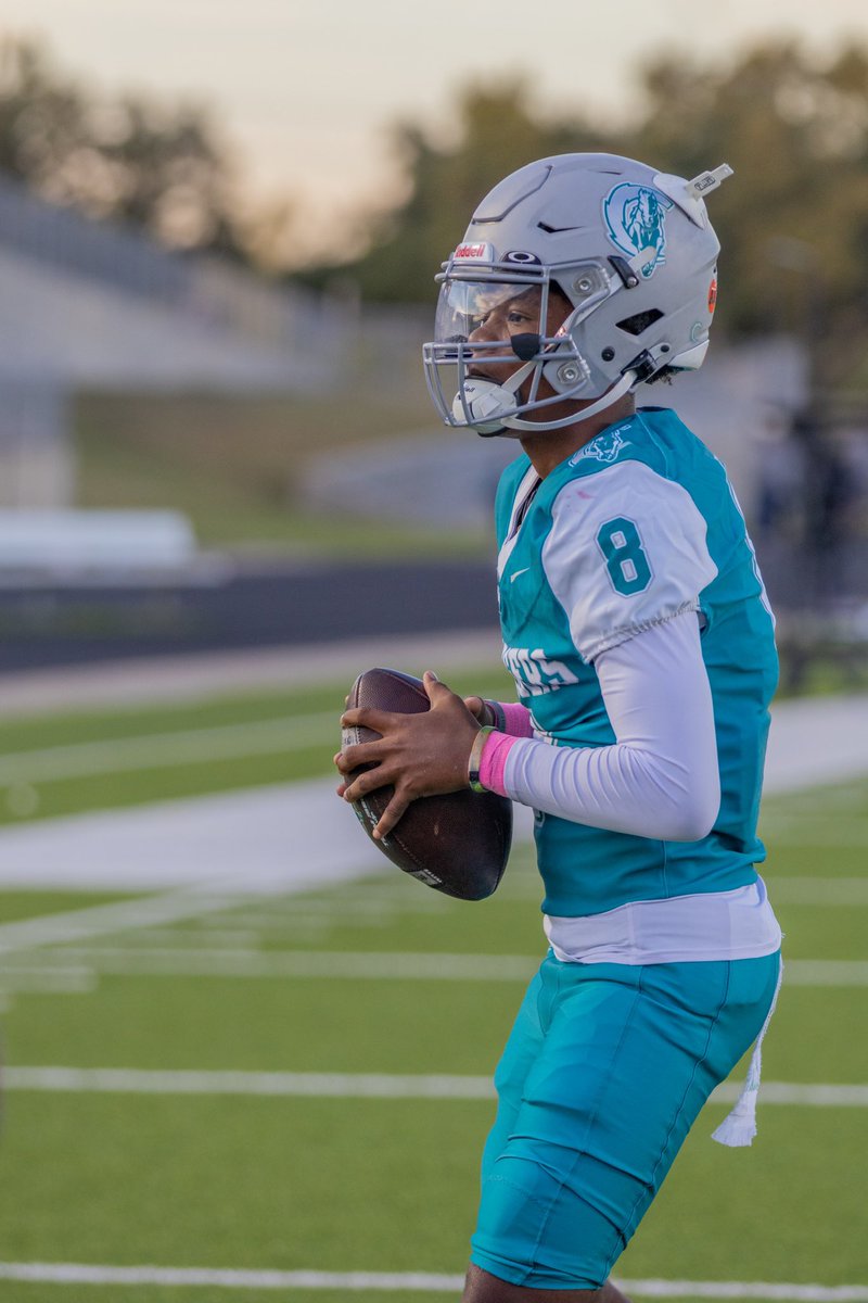 BRAYLENFISHER8's tweet image. hudl.com/v/2QgDax
I am officially a junior here’s my contact info (346-606-1850) @CoachJackACHS @CoachStumon @MyersTif @CoachTCRandle @coachHUFFFFF @Coach_Aye