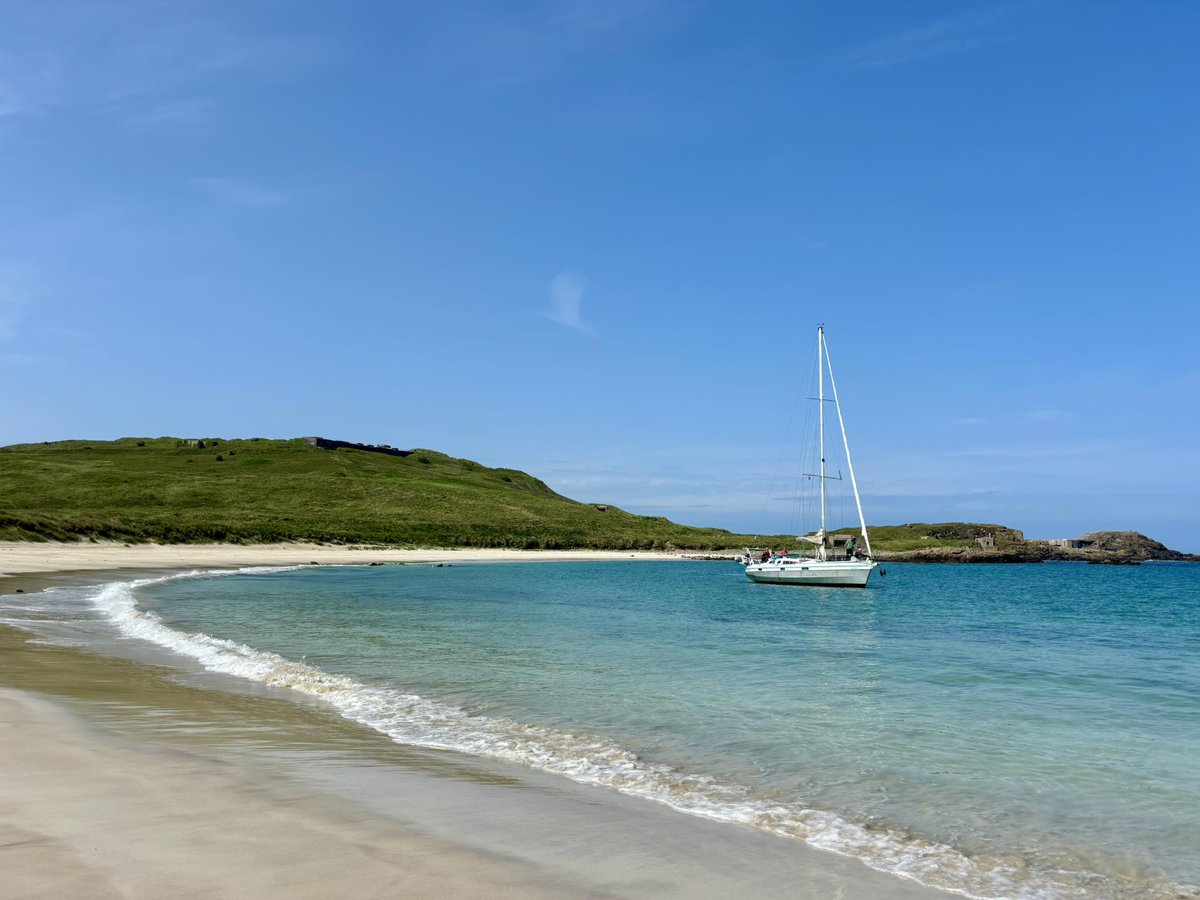 Whether you’re stretched out on the golden sands with a good book, paddling in crystal-clear waters, or just letting time drift by with the tide - this is your sign to slow down and soak it all in.
Plan your Island Escape today: visitalderney.com
📸Nikki Le Clercq #alderney