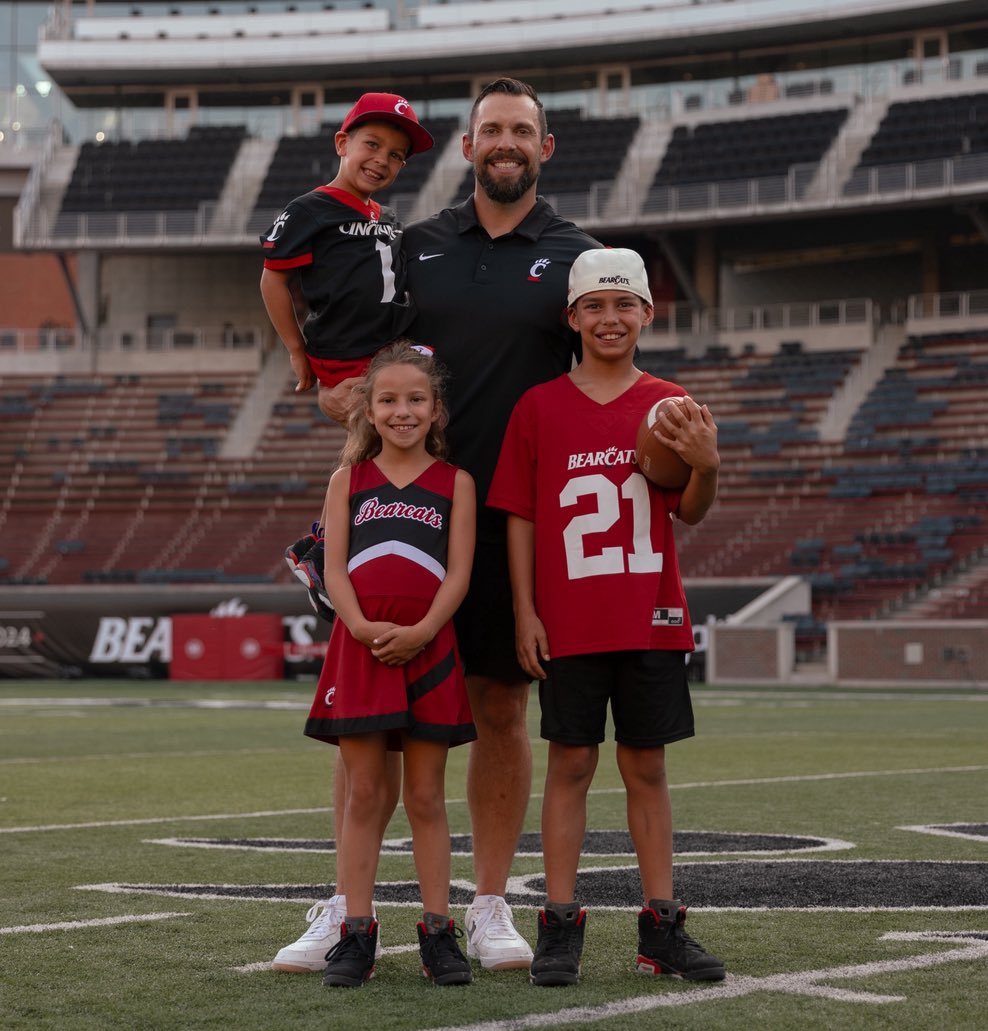 Kira Cardwell (@kiracardwell) on Twitter photo Happy Fathers Day to the absolute best! So thankful for you & the way you love and invest into our kids! Our real ones and our football ones 😅 We’re blessed to call you ours! Truly one of one! Love you <a href="/CoachCardwell_/">𝑪𝒐𝒂𝒄𝒉 𝑵𝒊𝒄 𝑪𝒂𝒓𝒅𝒘𝒆𝒍𝒍</a> & as Kai said “you cook at being a dad” 🤣😘 Happy Fathers Day to the absolute best! So thankful for you & the way you love and invest into our kids! Our real ones and our football ones 😅 We’re blessed to call you ours! Truly one of one! Love you <a href="/CoachCardwell_/">𝑪𝒐𝒂𝒄𝒉 𝑵𝒊𝒄 𝑪𝒂𝒓𝒅𝒘𝒆𝒍𝒍</a> & as Kai said “you cook at being a dad” 🤣😘