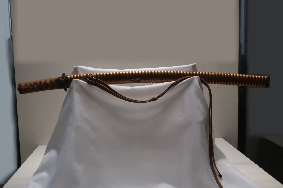 梨子地刻小サ刀拵』、南泉一文字の拵えの一つ。 鞘に段々のくびれが