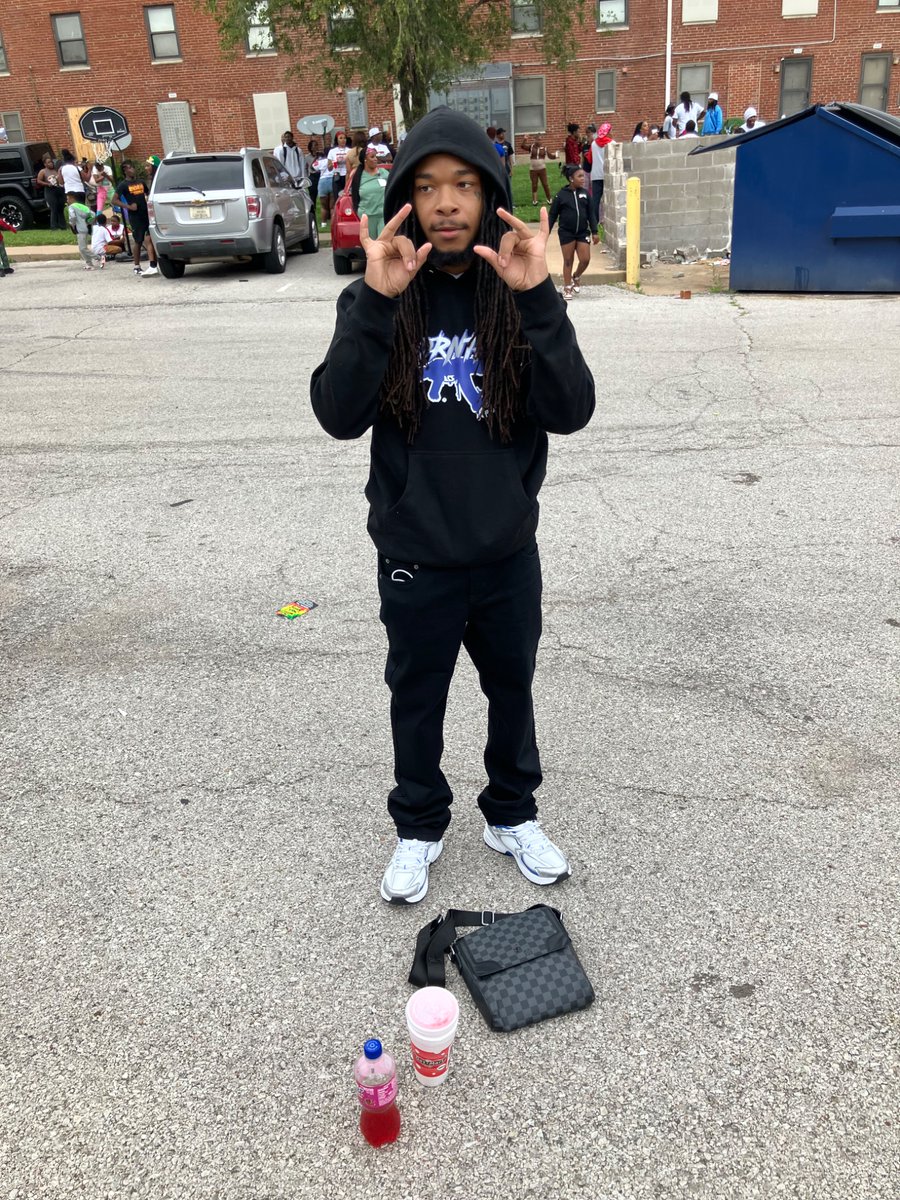 BigRae_Gwalla_'s tweet photo. TEACHER 🧑🏻‍🏫 Asked Me What I WANT TO BE, I Told That BITCH A KING PIN !!⚖️ https://t.co/bAVjJJNM8d