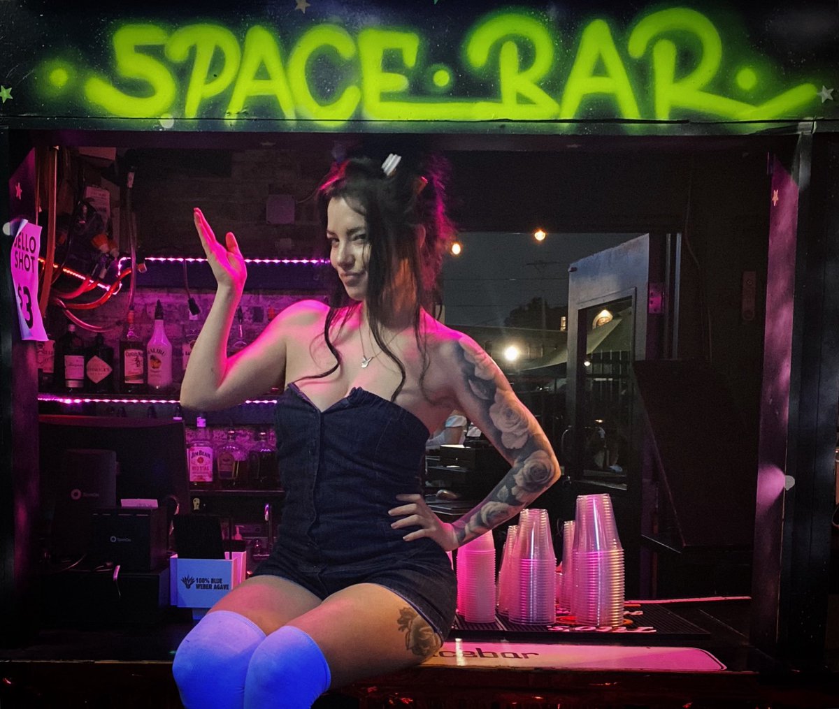 kellyshmo tweet media