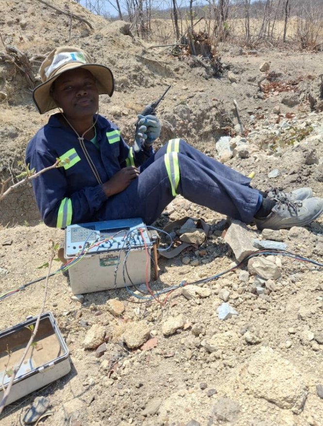 WIM_zimbabwe's tweet photo. 👷🏾‍♀️💥 Breaking Barriers in Mining!

Today we celebrate Charmaine (23) — Geophysicist, WIM Zimbabwe Exec &amp; mentor to our Student Chapters.

She’s shaping the future of responsible mining through STEM, mentorship &amp; youth empowerment. 💎
🔗 https://t.co/AU7VOZbEgr

#IDWIM2025 https://t.co/U3UfHkF66e