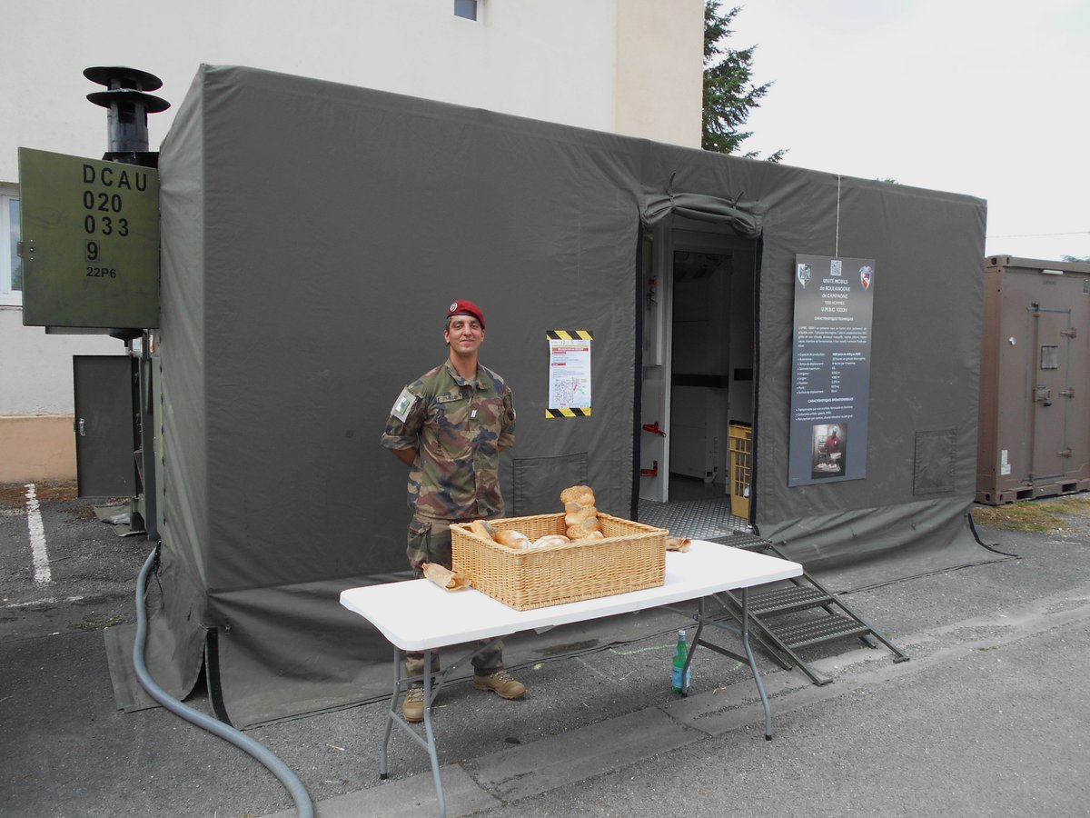 pascalbtr's tweet image. #JPOEMB25 - #LOGOPS - @SCA et @CDC_14eRISLP 
Toilette (chimique) de campagne
Unité mobile de boulangerie de campagne 1000 h (UMBC-1000H) qui avait réaliser tous les pains pour les sandwiches et viennoiseries des JPO ! 👏