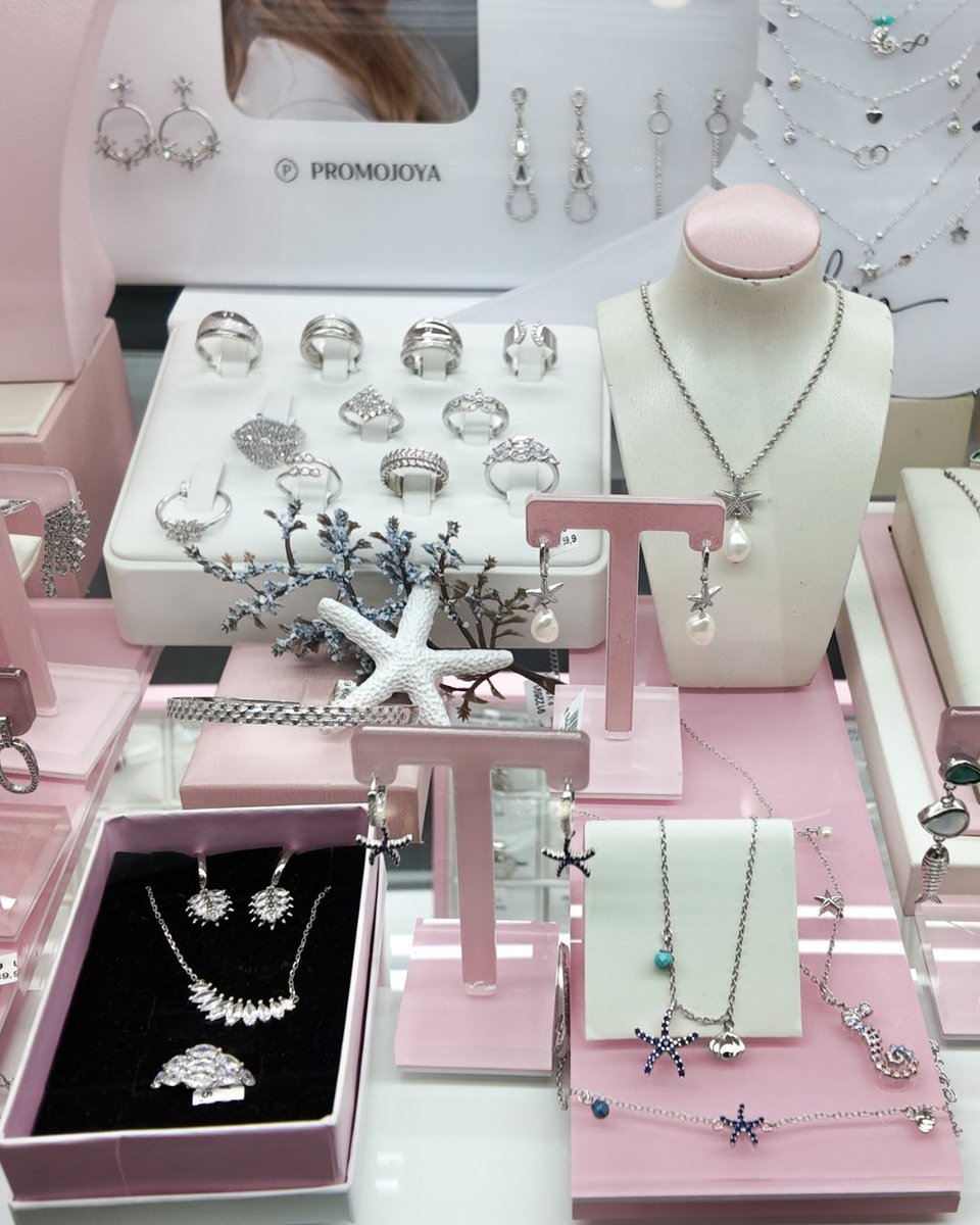 El verano llegó al Palacio de Plata 🌊💎

Descubre su nueva colección inspirada en el mar: collares, pulseras y pendientes con el toque perfecto para tu look veraniego. 
#VeranoBrillante #JoyasDeMar #GuadalajaraShopping #conectadoscontigo #ferialplazaguadalajara