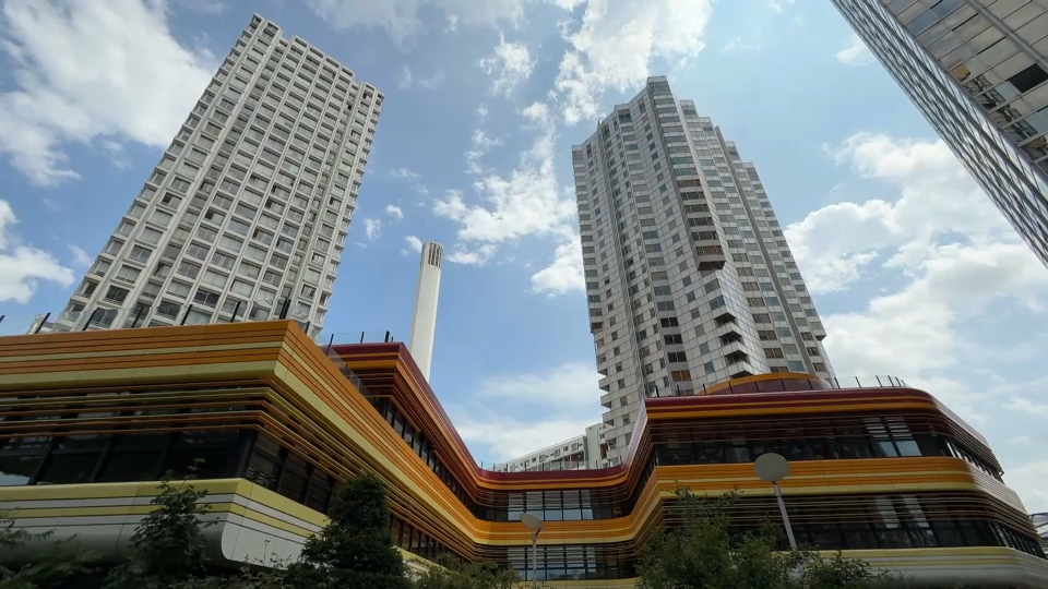 De nouvelles caméras pour augmenter la sécurité sur la dalle de Beaugrenelle

france3-regions.franceinfo.fr/paris-ile-de-f… #Paris