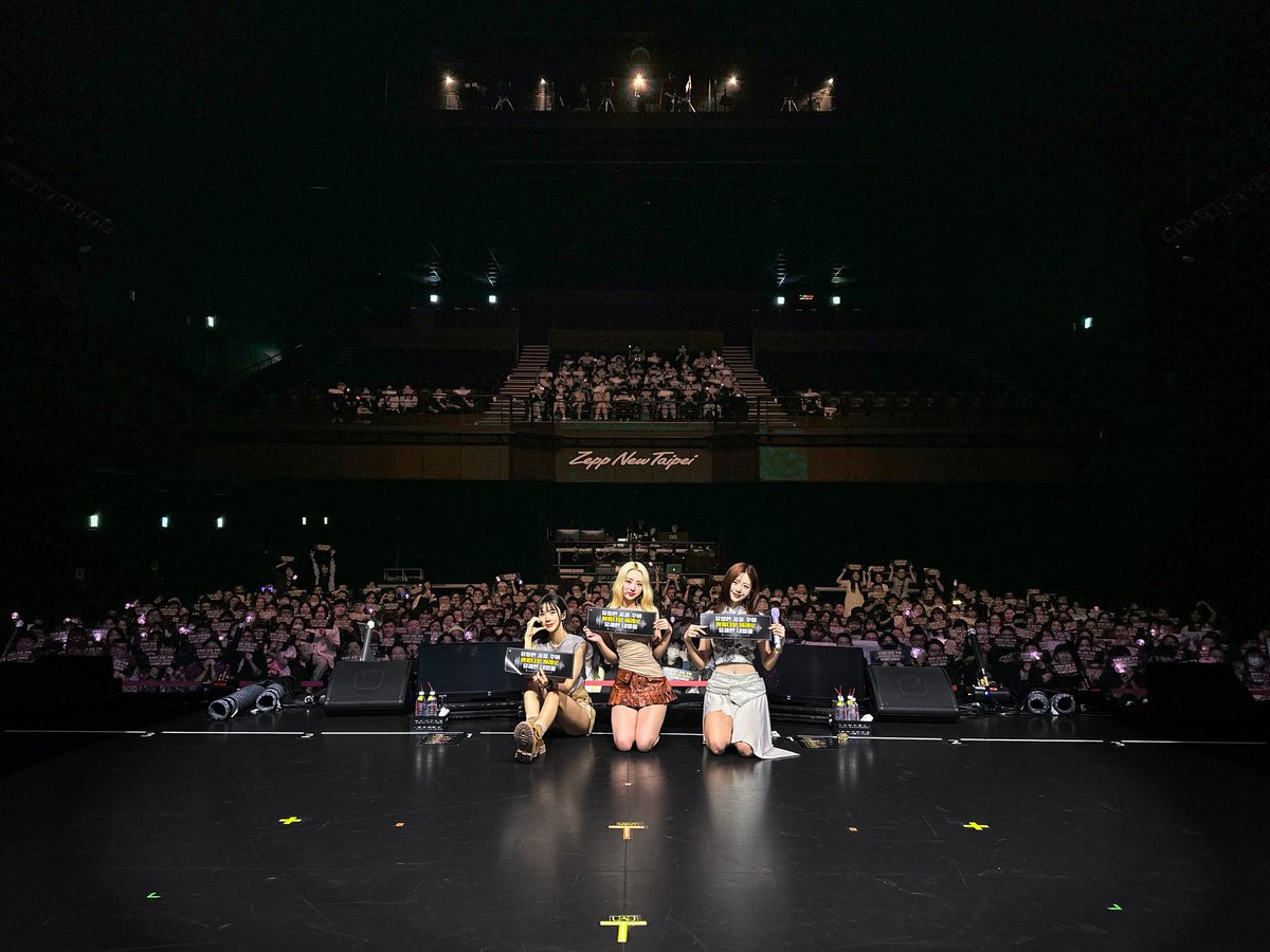 hf_dreamcatcher's tweet photo. [📸] 25.06.15 UAU 2025 The 1st FanCon [Playlist #You Are You] in Taipei

유아유로 썸냐들이랑 만나는 첫번째 팬 콘서트❣️

#유아유 #UAU 
#Dreamcatcher_UAU
#Playlist #You_Are_You https://t.co/6r8mX0G6hA