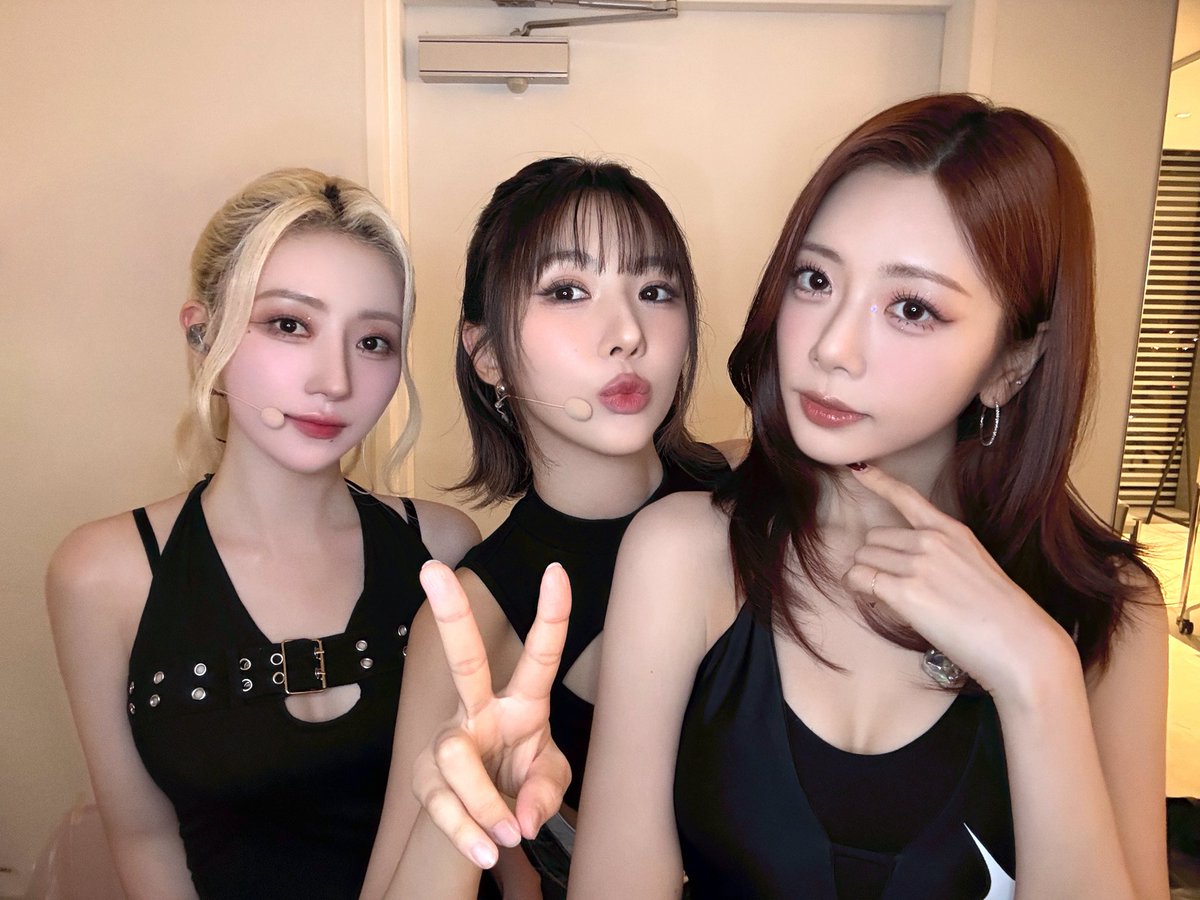 hf_dreamcatcher's tweet photo. [📸] 25.06.15 UAU 2025 The 1st FanCon [Playlist #You Are You] in Taipei

유아유로 썸냐들이랑 만나는 첫번째 팬 콘서트❣️

#유아유 #UAU 
#Dreamcatcher_UAU
#Playlist #You_Are_You https://t.co/1w29CdNVPV