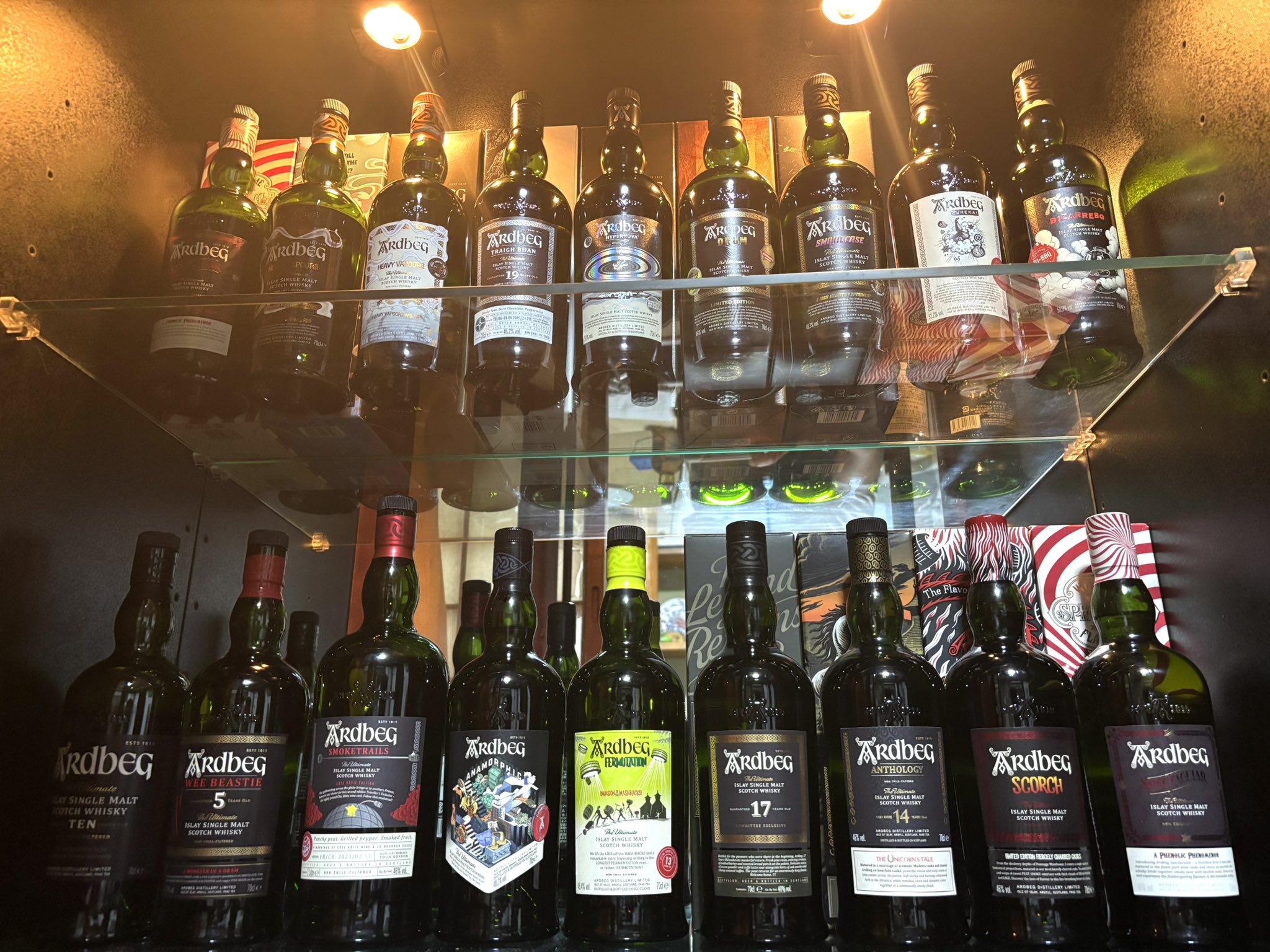 アードベッグ チェーンボトルディスプレイ